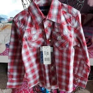 Nwt Wrangler snap shirt